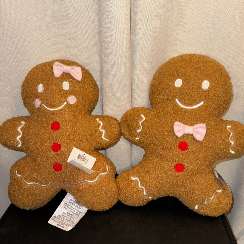 Gingerbread Pillows Set